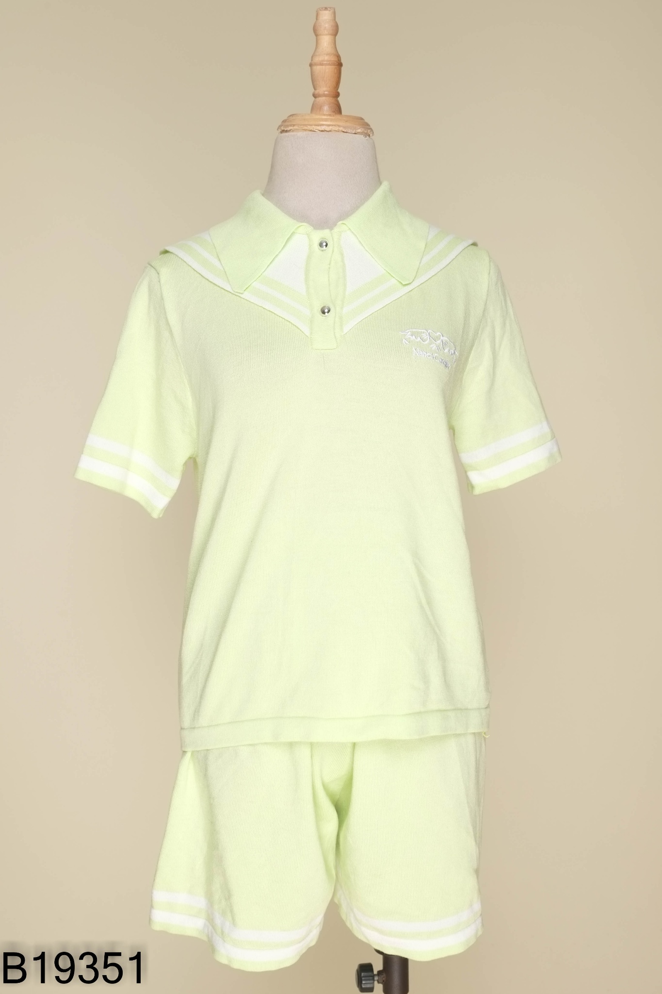 Set len xanh áo kiểu + quần shorts