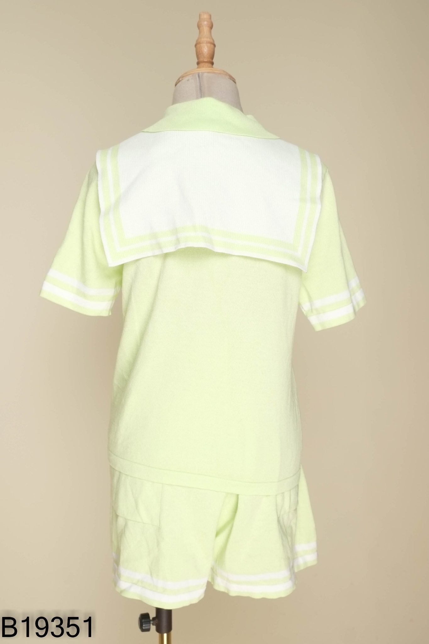 Set len xanh áo kiểu + quần shorts