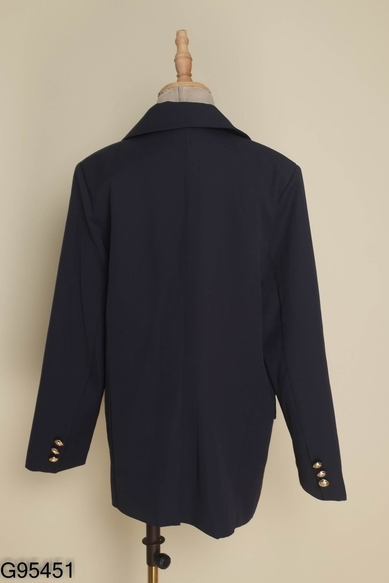 Áo blazer xanh than phối cúc vàng