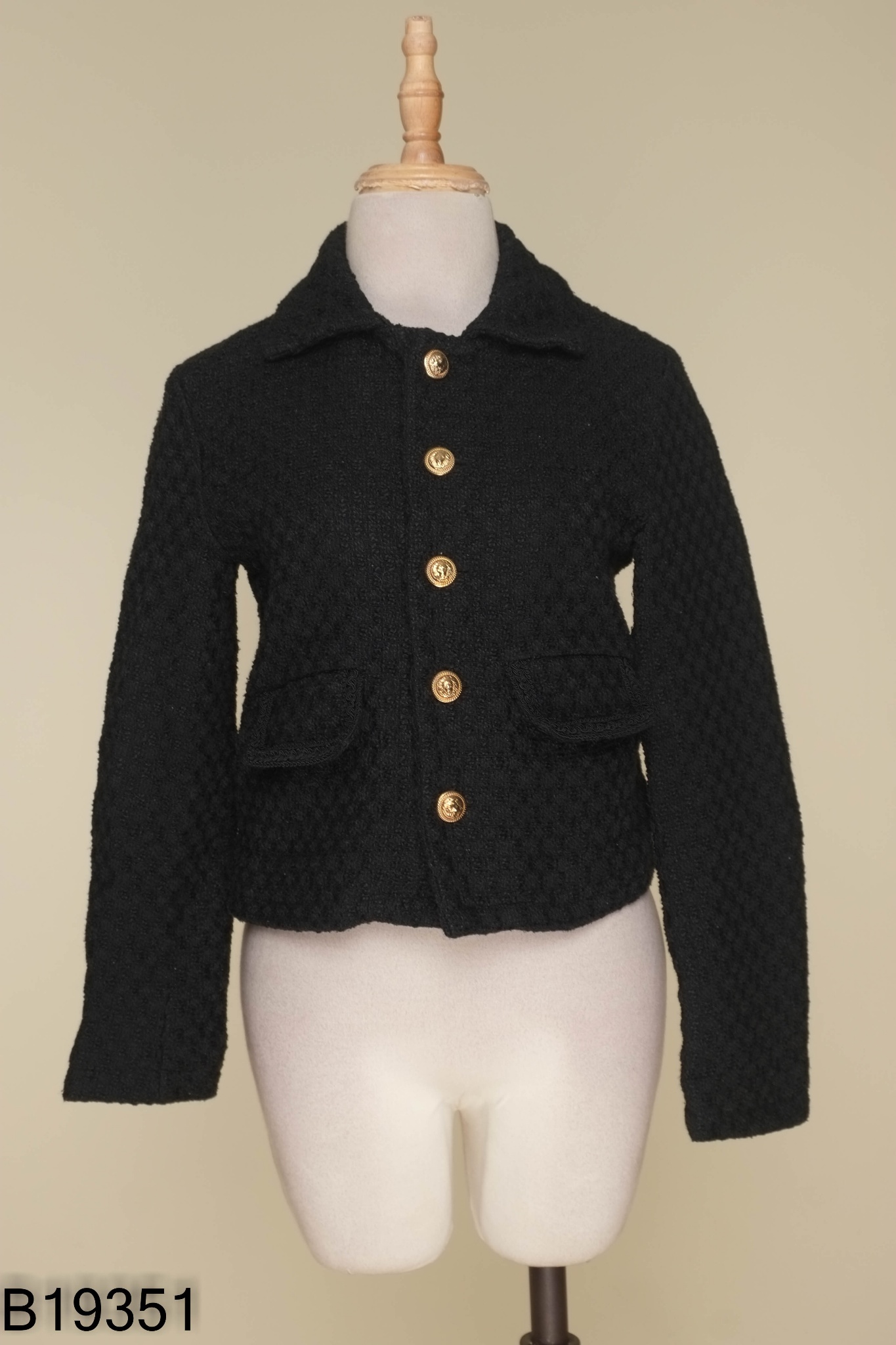Áo khoác dạ tweed đen cài khuy