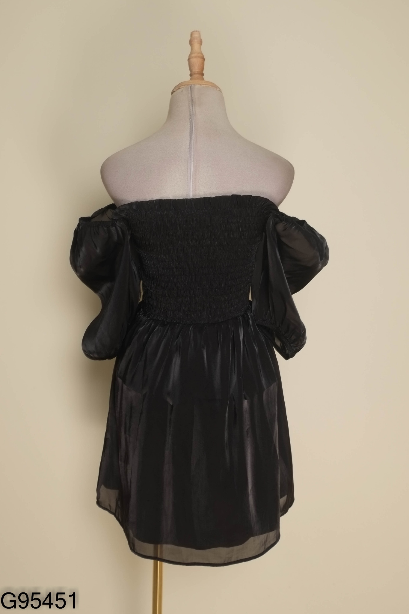 Váy organza TI NGOAN đen tay phồng