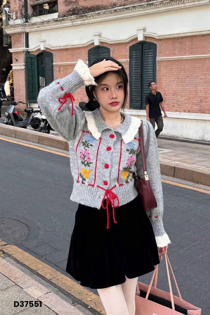 Áo len xám họa tiết