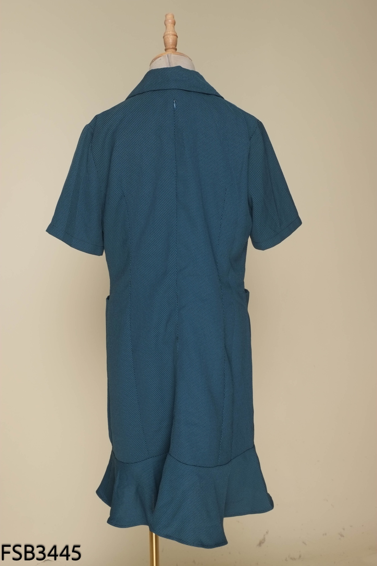 Váy suông xanh cổ vest