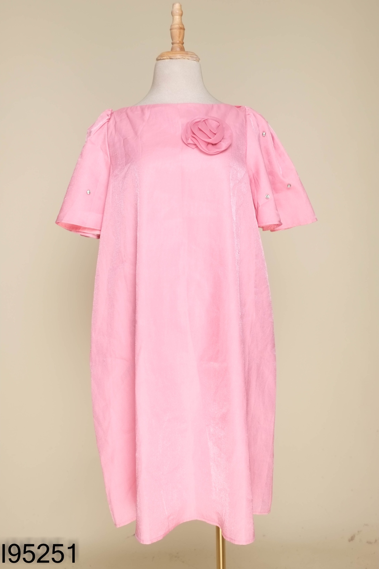 Váy NH CLOTHING hồng đính hoa