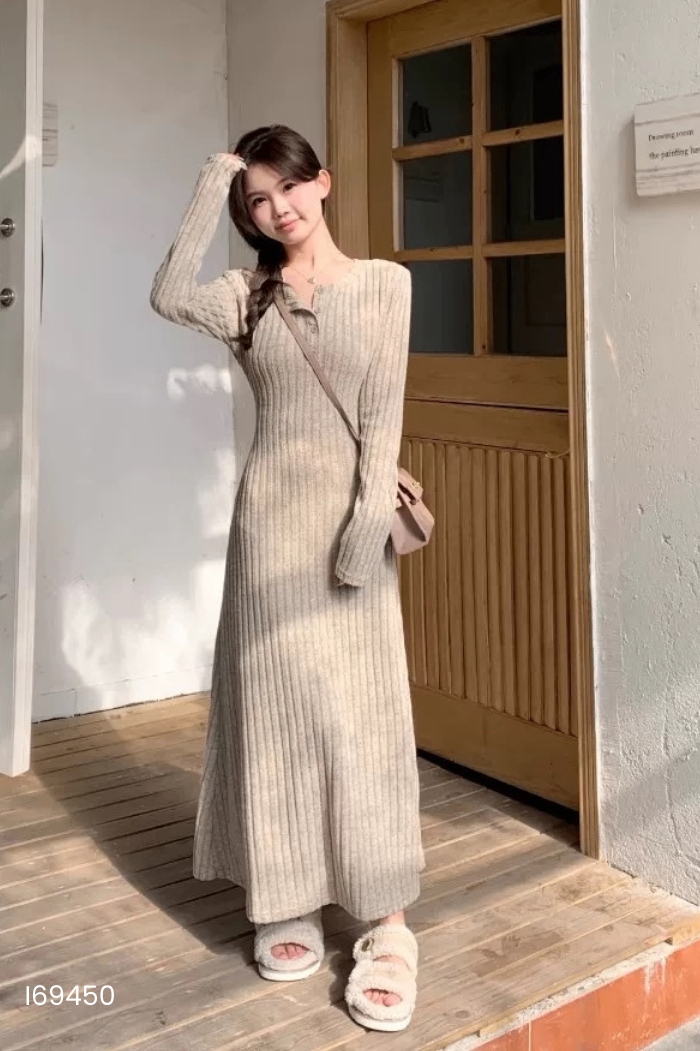Váy len be phối cúc