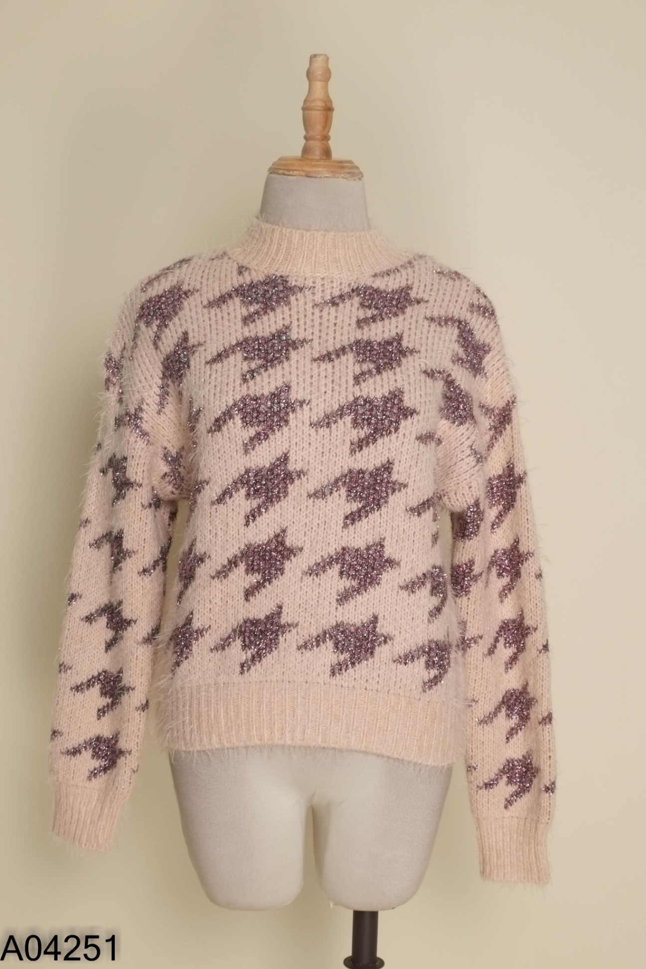 Áo len FOREVER 21 be họa tiết tím