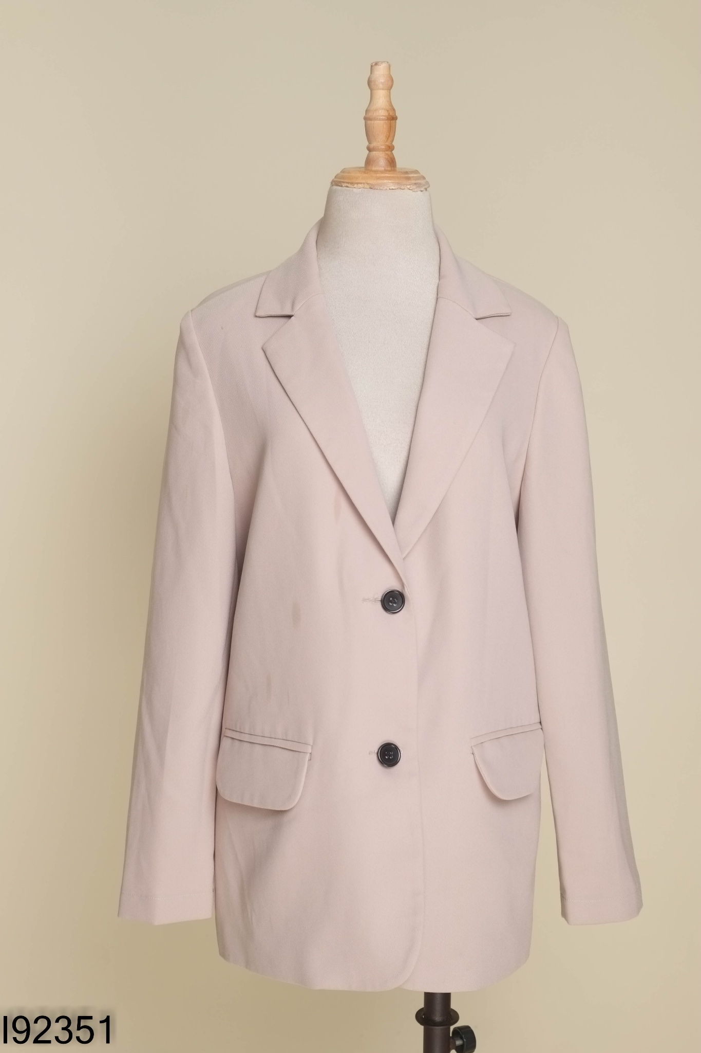 Áo blazer HUIEN DESIGN be phối cúc đen