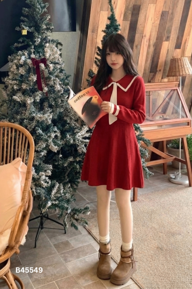 Váy len đỏ phối vạt be