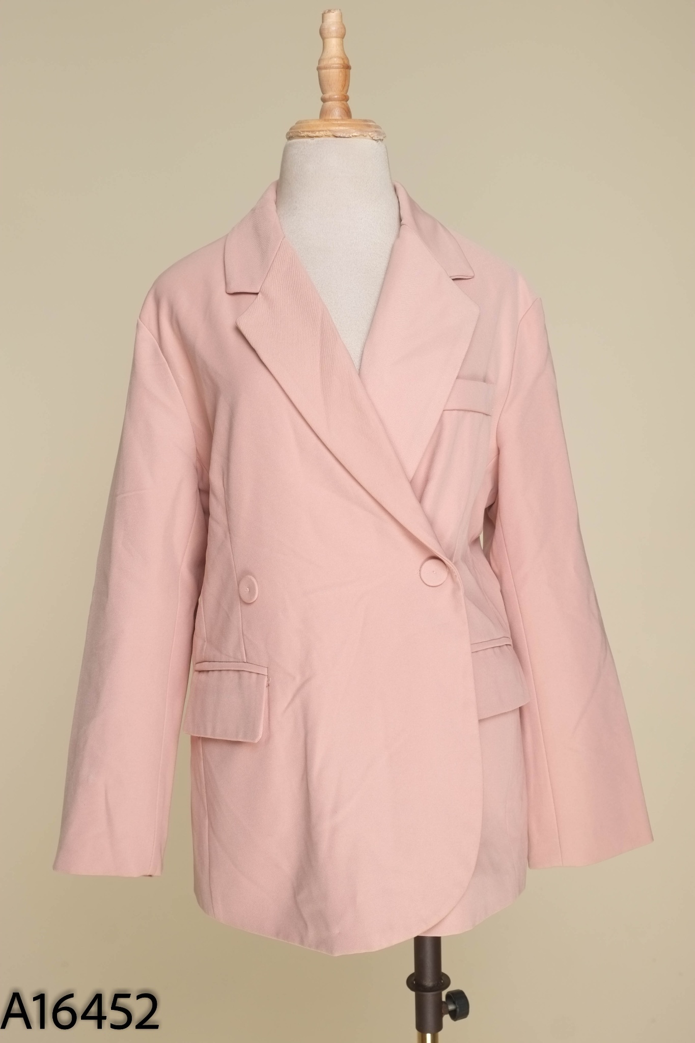 Áo khoác hồng cổ vest