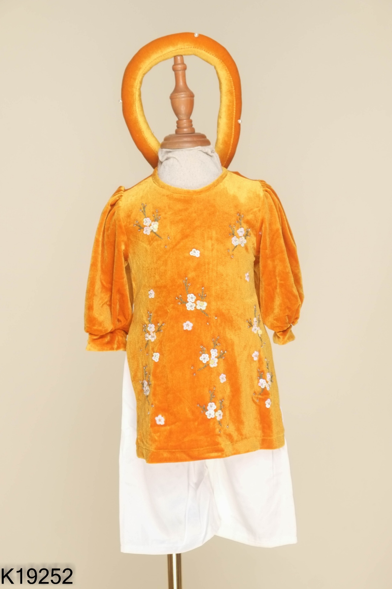 NEWTAG Set 3 Áo dài nhung nâu thêu hoa + quần + mấn KIDS