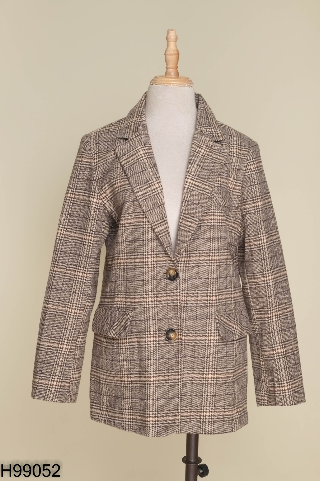 Áo blazer nâu kẻ