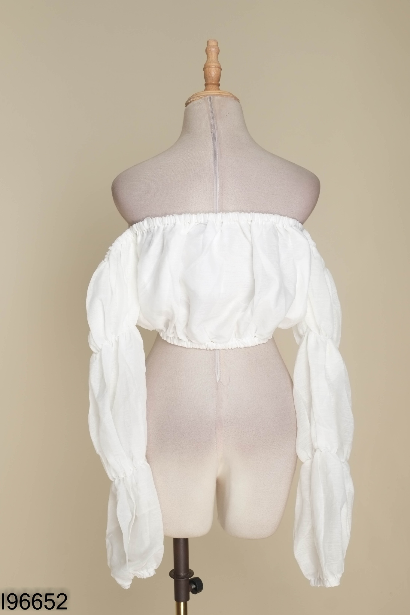 Áo croptop trắng trễ vai TINGOAN