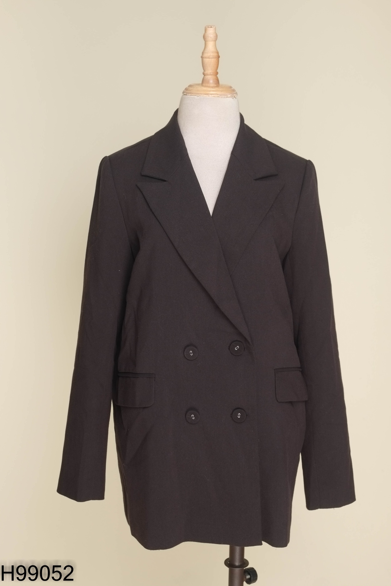 Áo blazer CCHAT đen phối cúc
