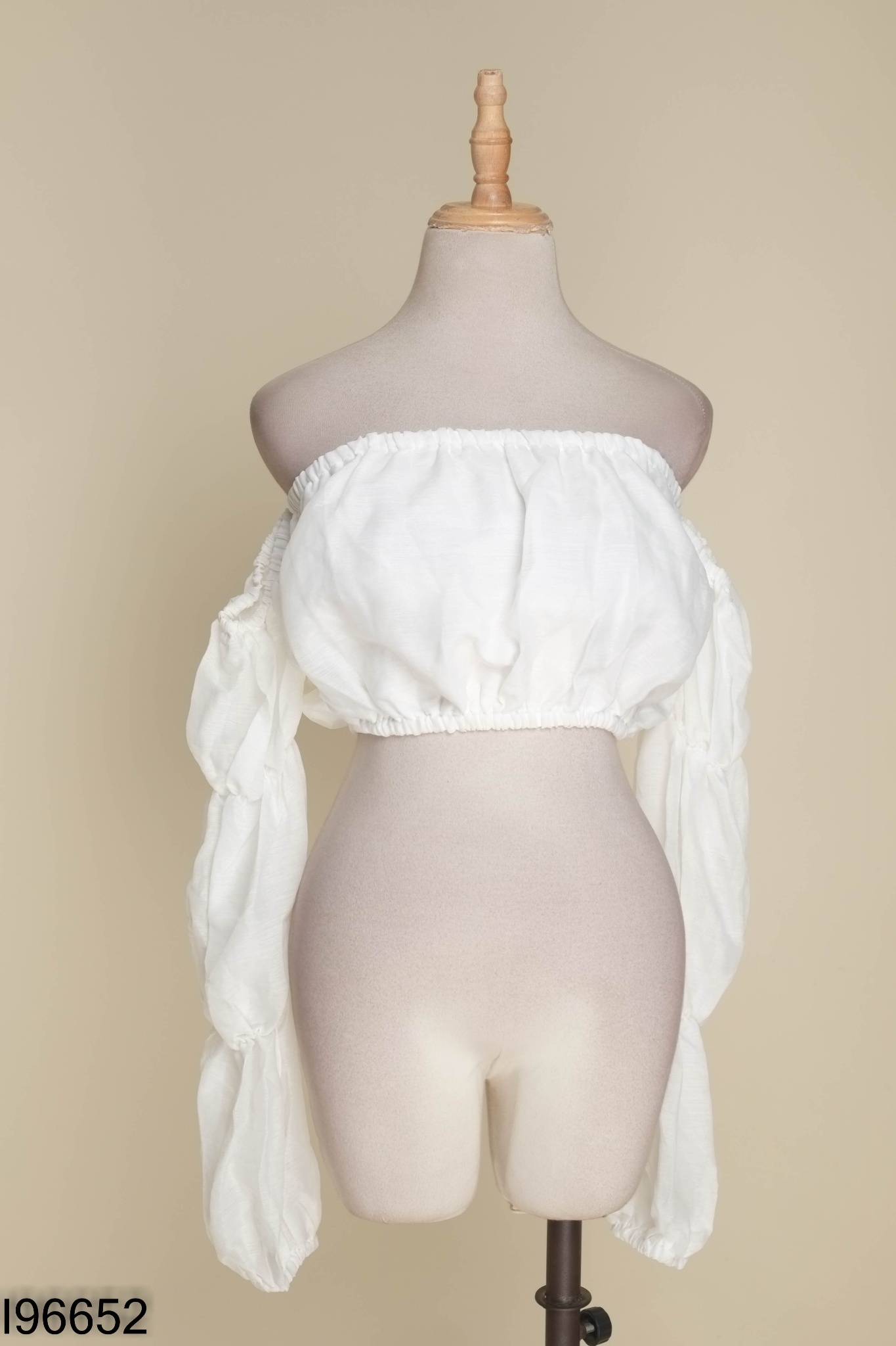 Áo croptop trắng trễ vai TINGOAN