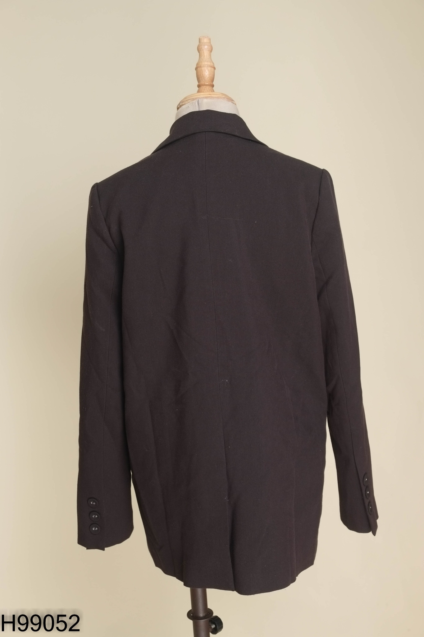 Áo blazer CCHAT đen phối cúc
