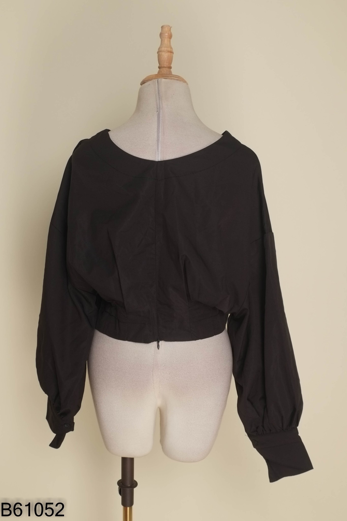 Áo croptop đen