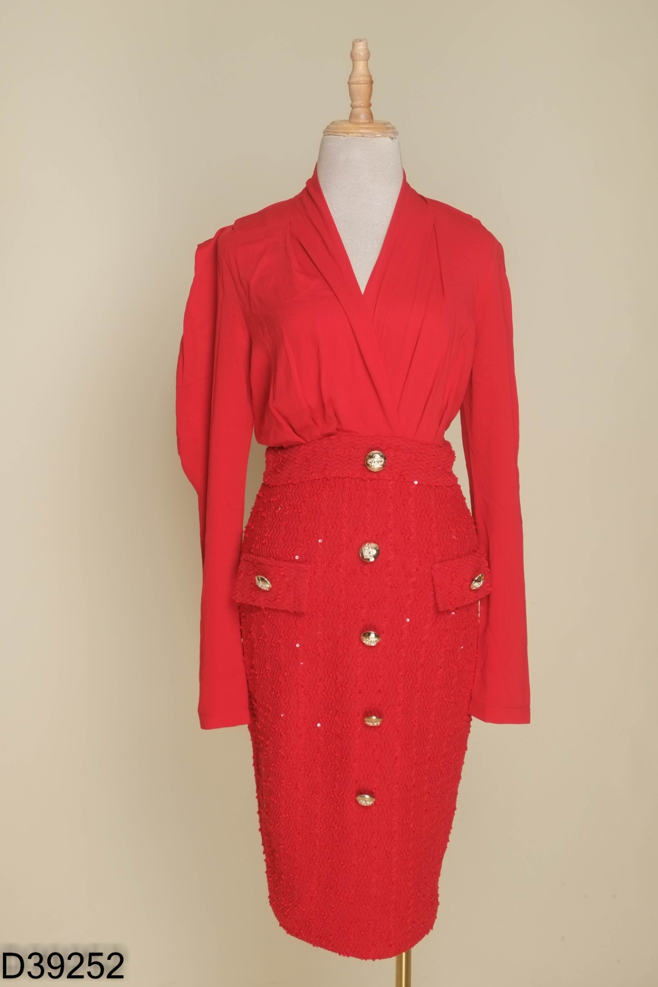 Váy đỏ phối dạ tweed