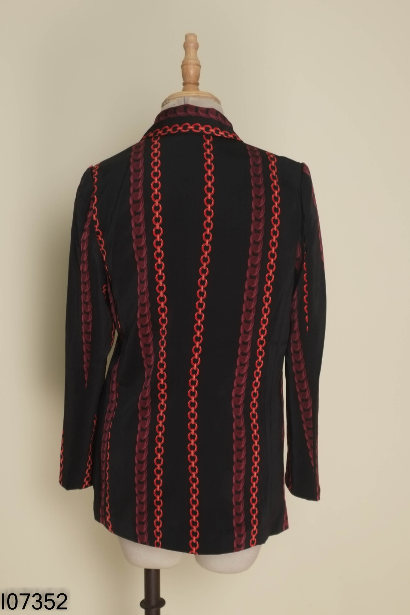 Áo khoác vest TIUN đen xích đỏ
