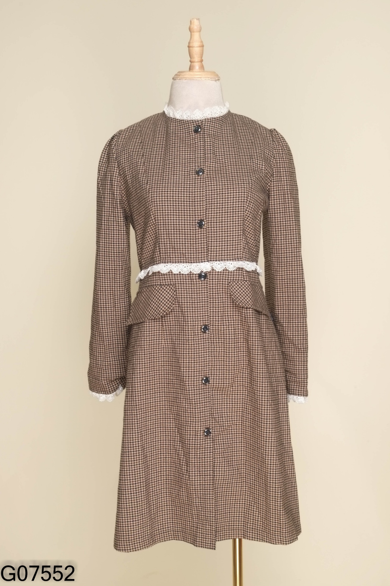 Váy nâu be CUNNIE STORE viền ren trắng