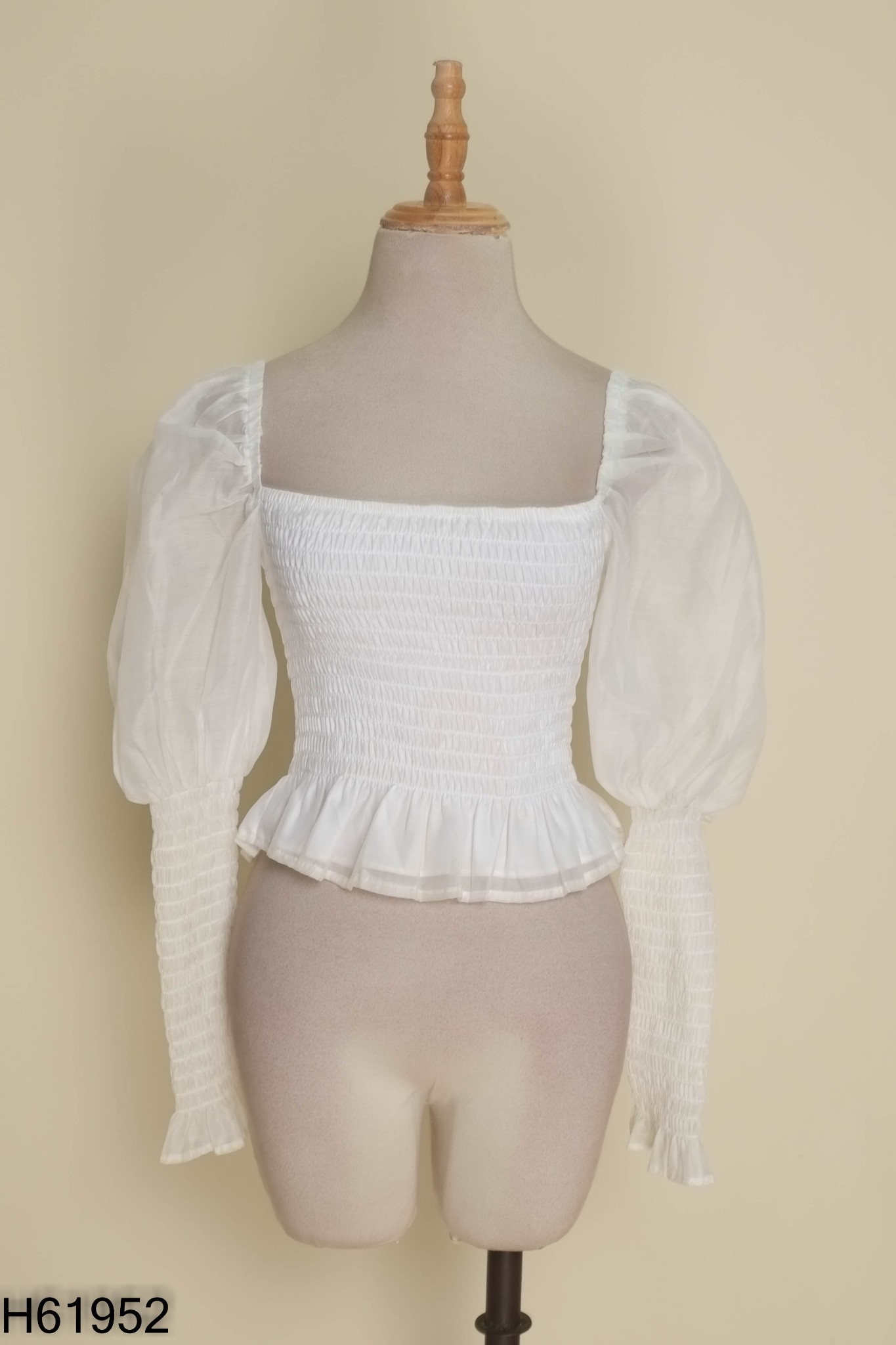Áo croptop trắng tay bồng dây buộc lưng