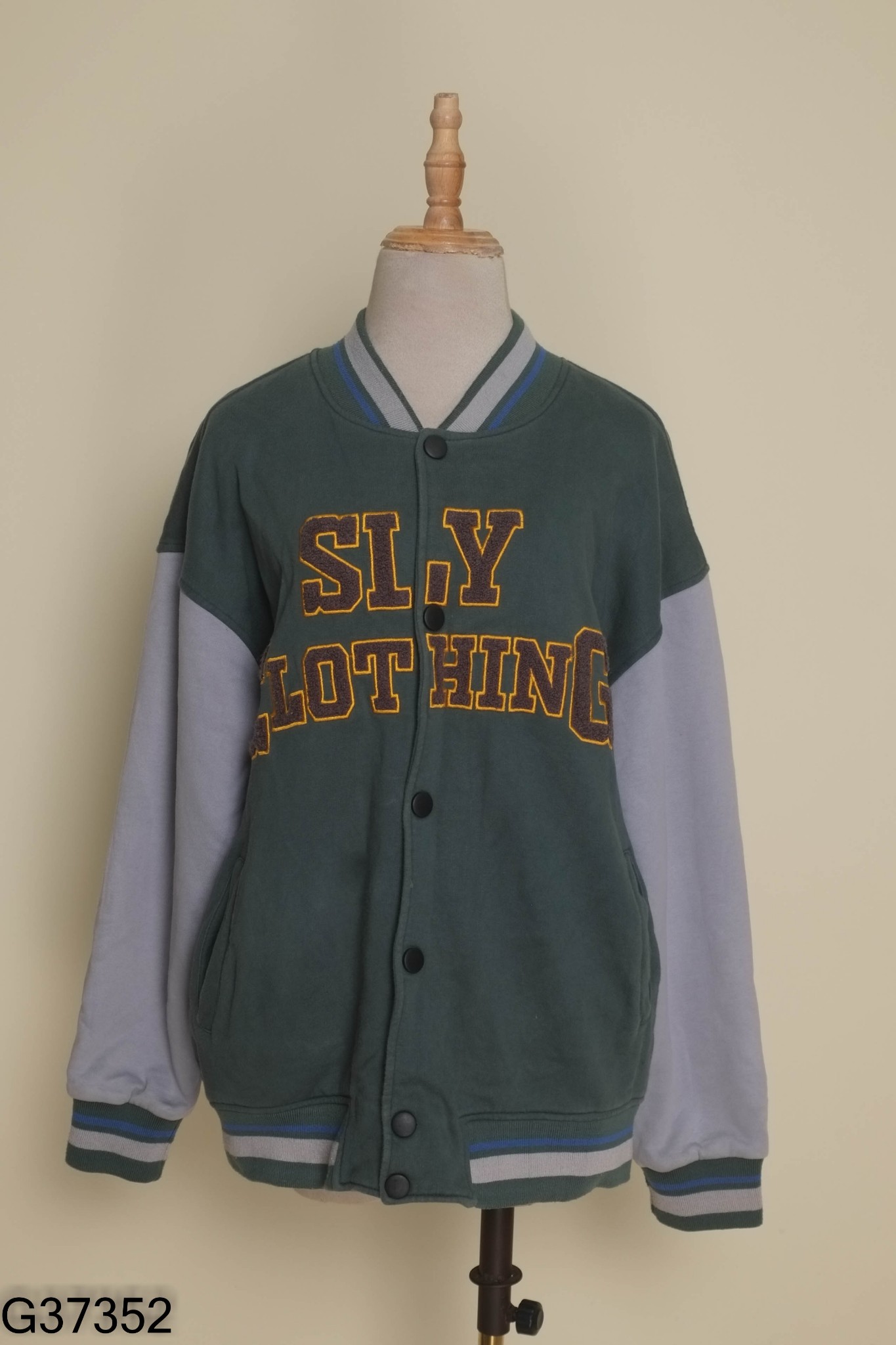 Áo bomber xanh SLY CLOTHING thêu chữ