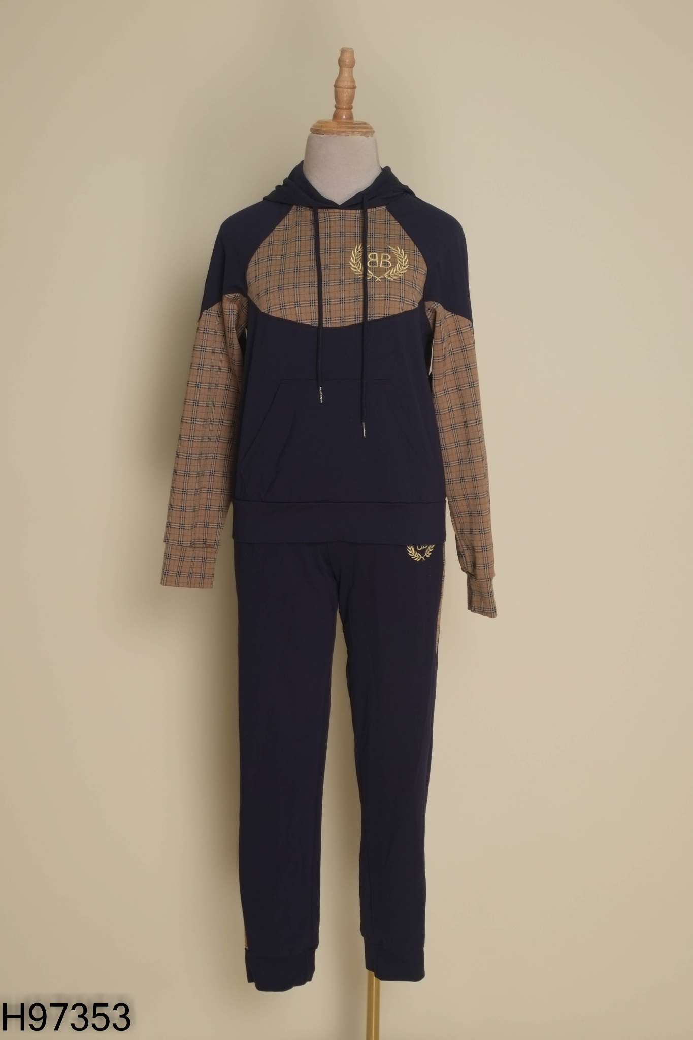 Set áo hoodie xanh kẻ + quần dài