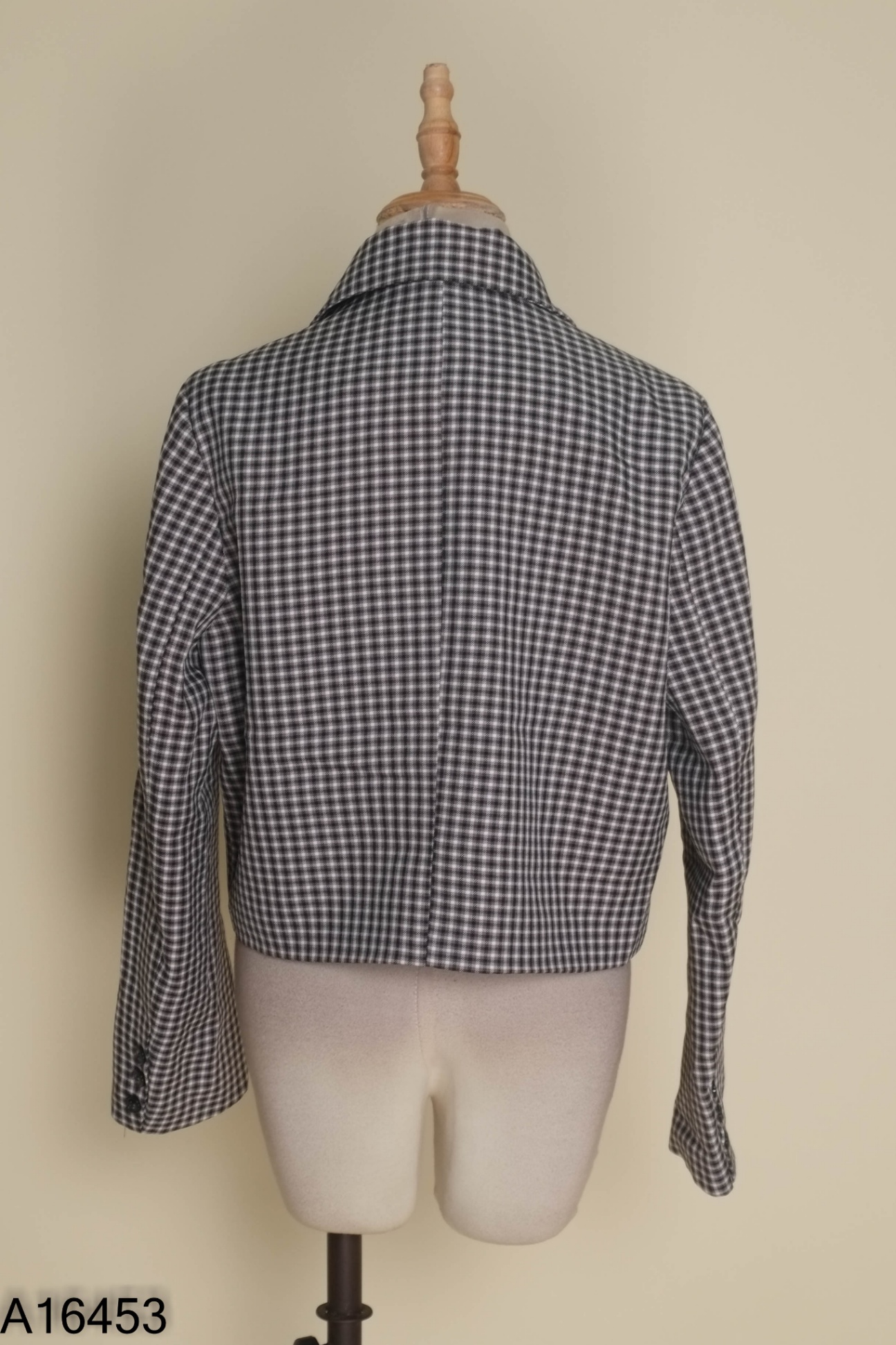 Áo khoác vest FUYUE đen kẻ trắng