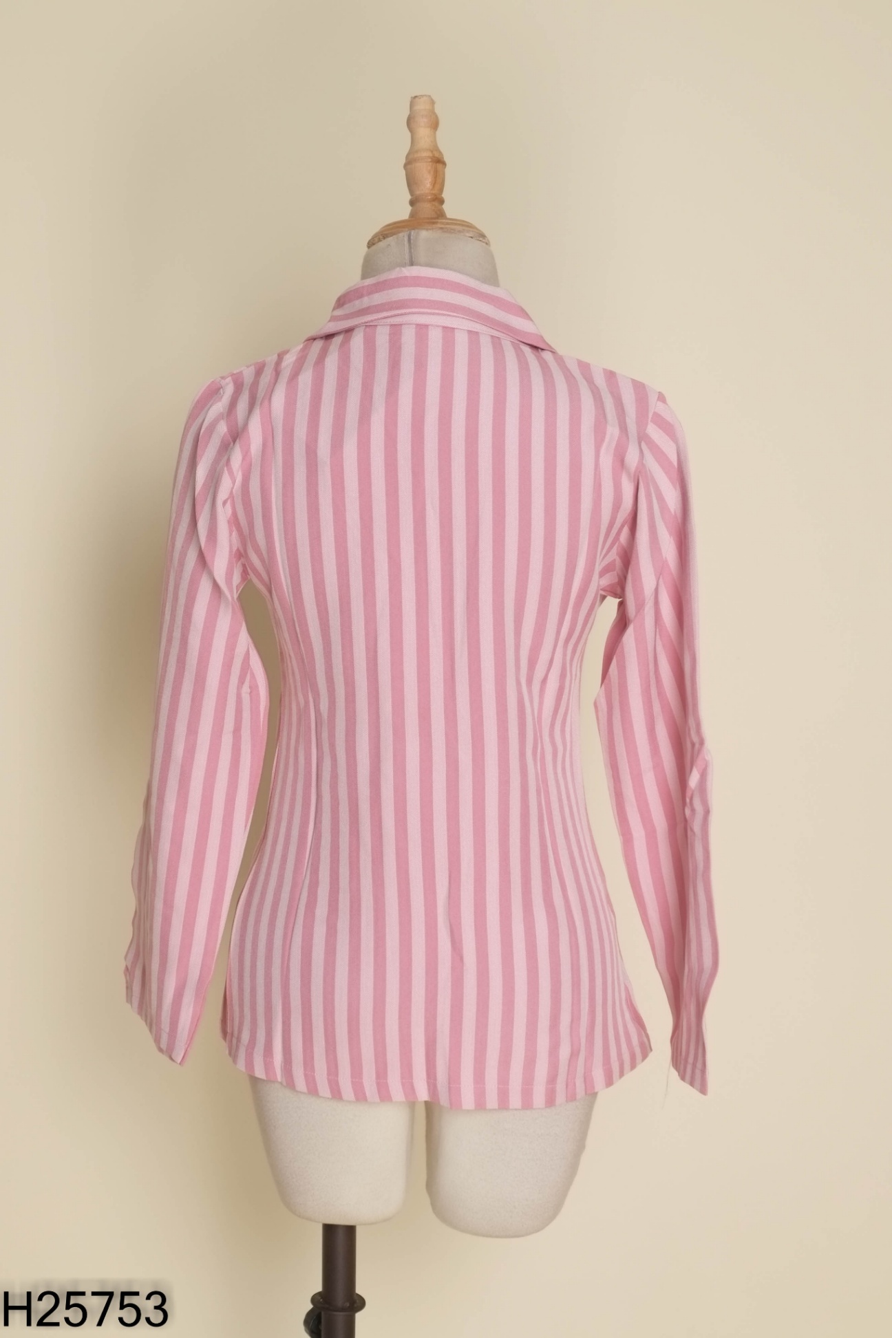 Áo blazer hồng kẻ