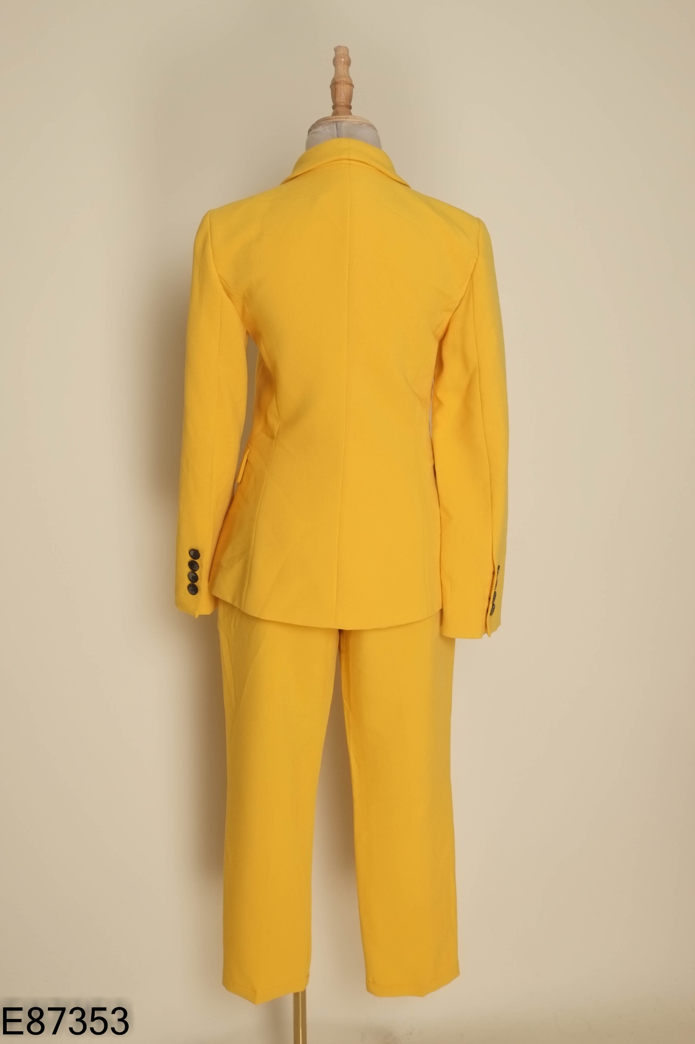 Set Áo blazer vàng + quần dài