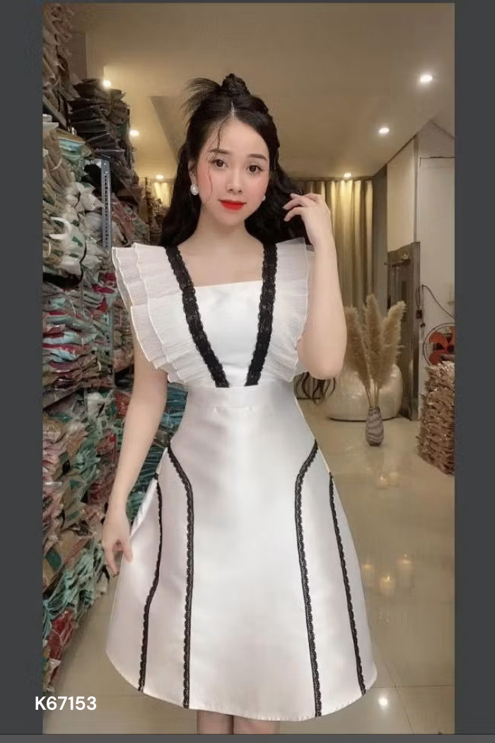 Váy trắng phối tay dơi xếp ly viền ren