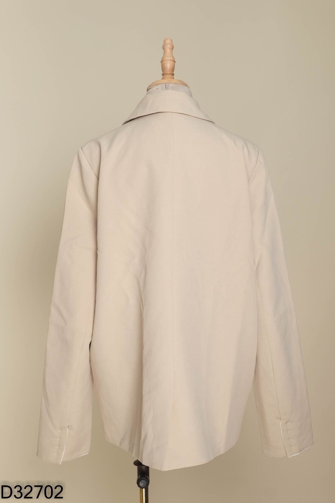 Áo khoác vest be viền cổ trắng