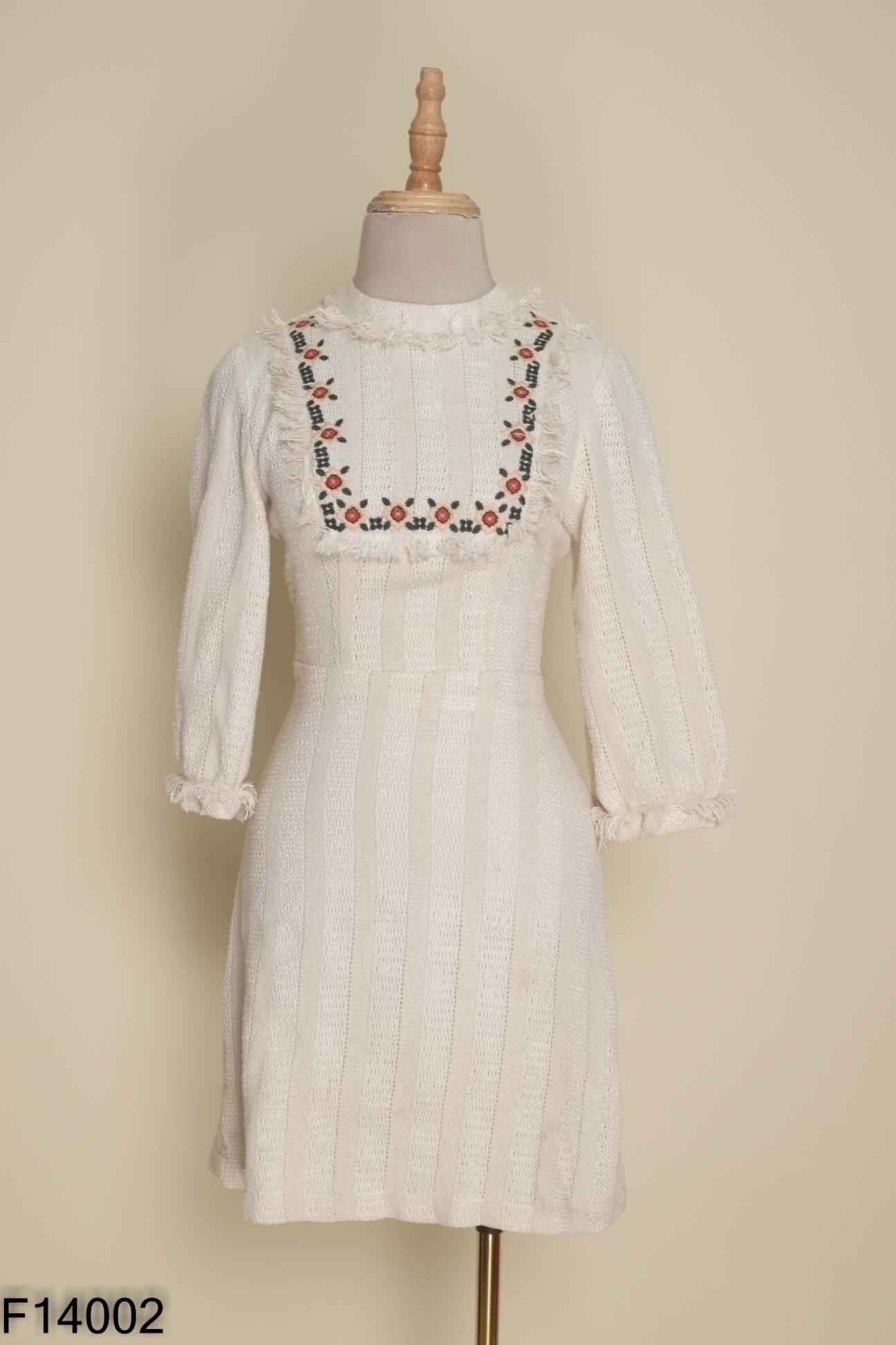 Váy ADORE DRESS dạ be thêu hoa
