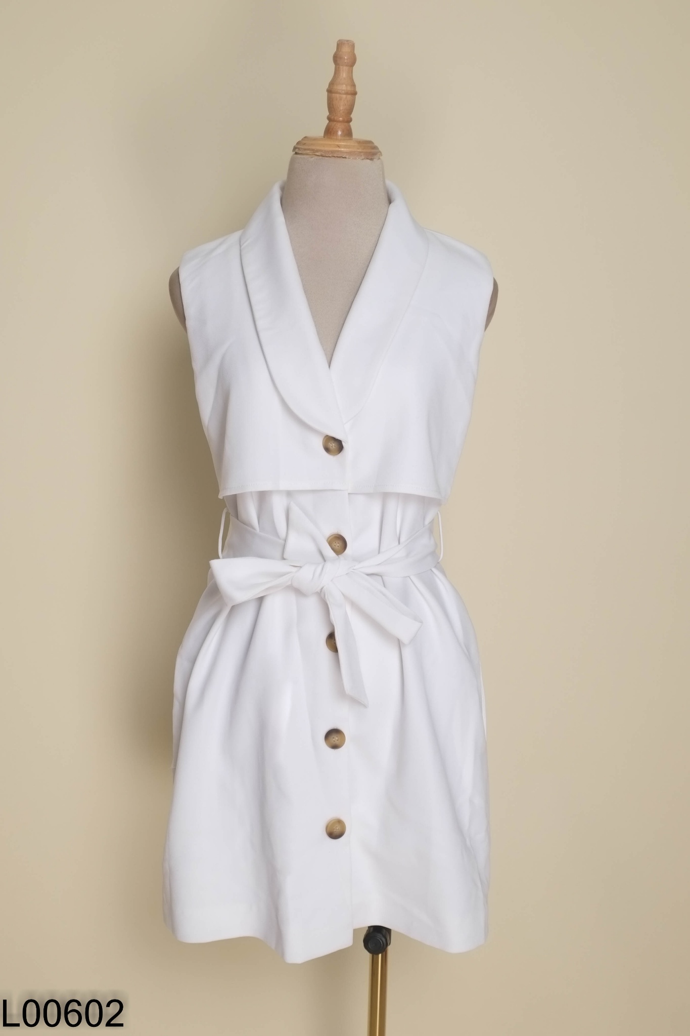 Váy VIET HOAG BICH trắng cổ vest