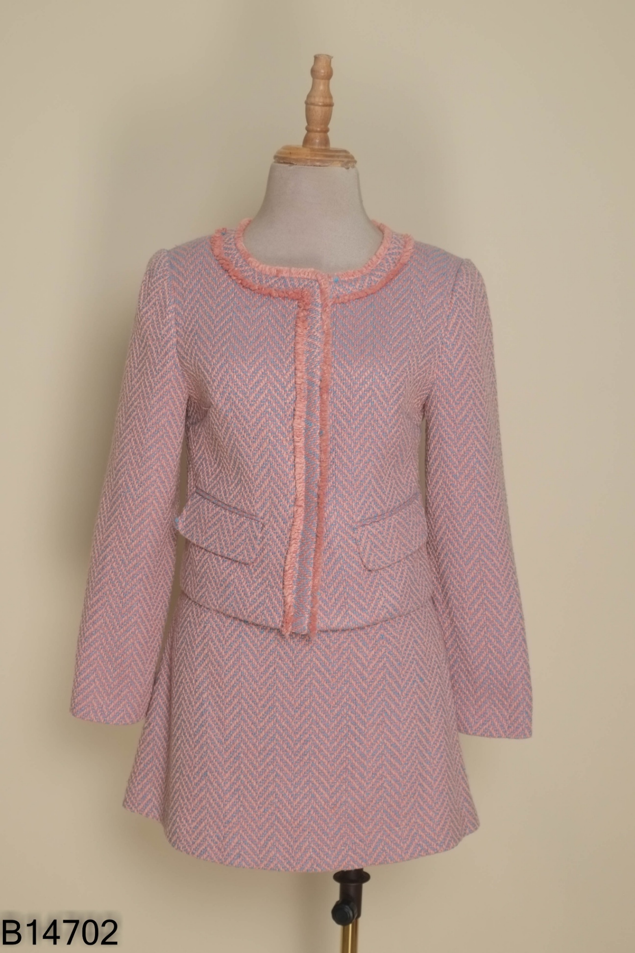 Set SEVEN AM hồng phối xanh áo khoác + chân váy