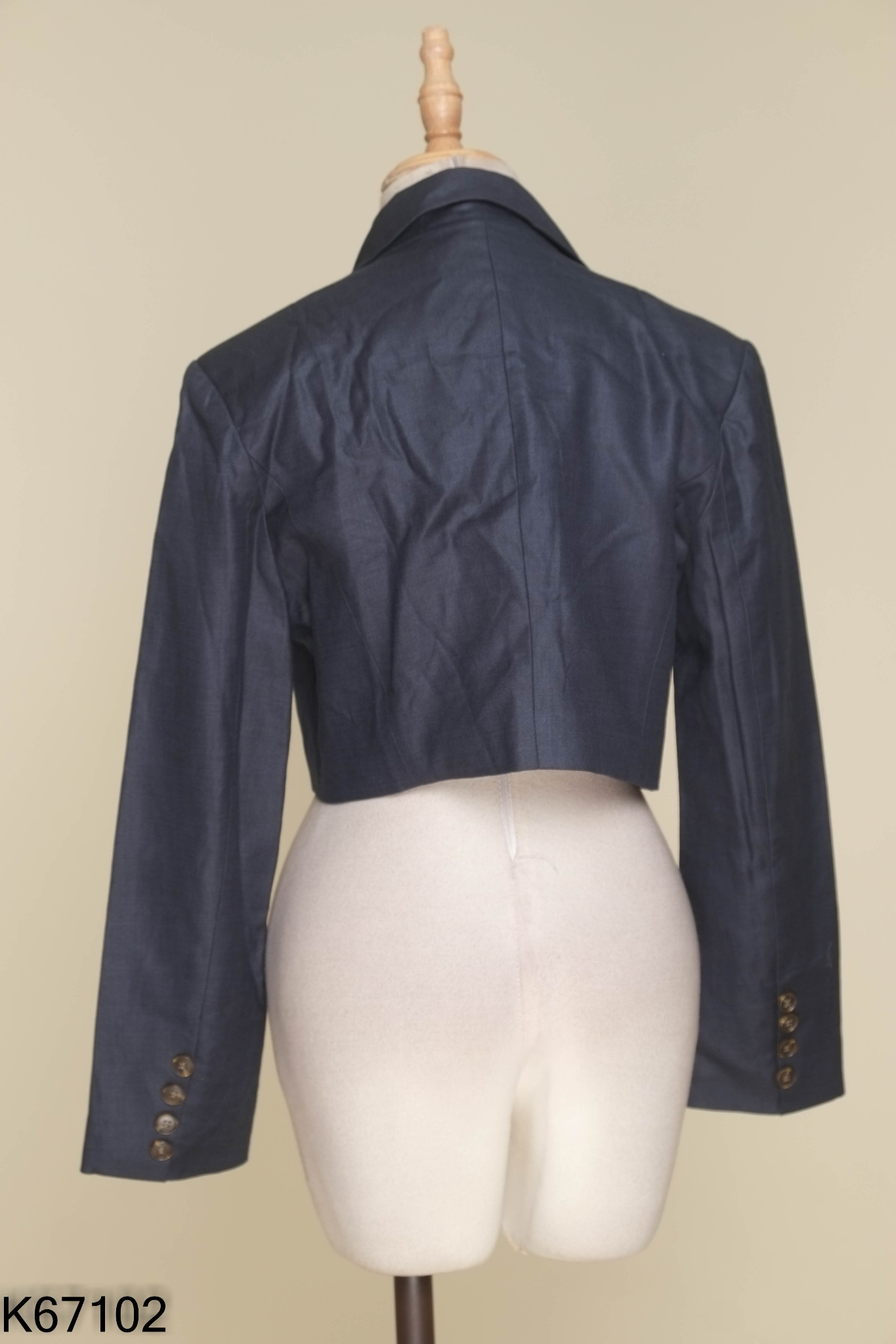 Áo vest xanh dáng ngắn