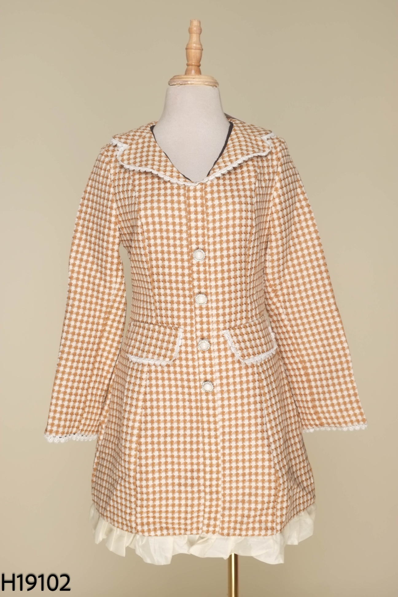 Váy dạ tweed nâu kem phối ngọc viền ren