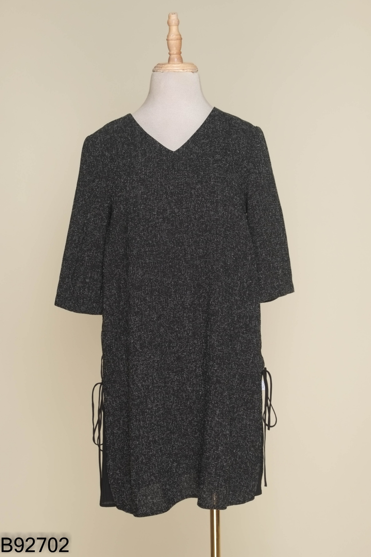 Váy dạ D.CHIC đen suông vân trắng