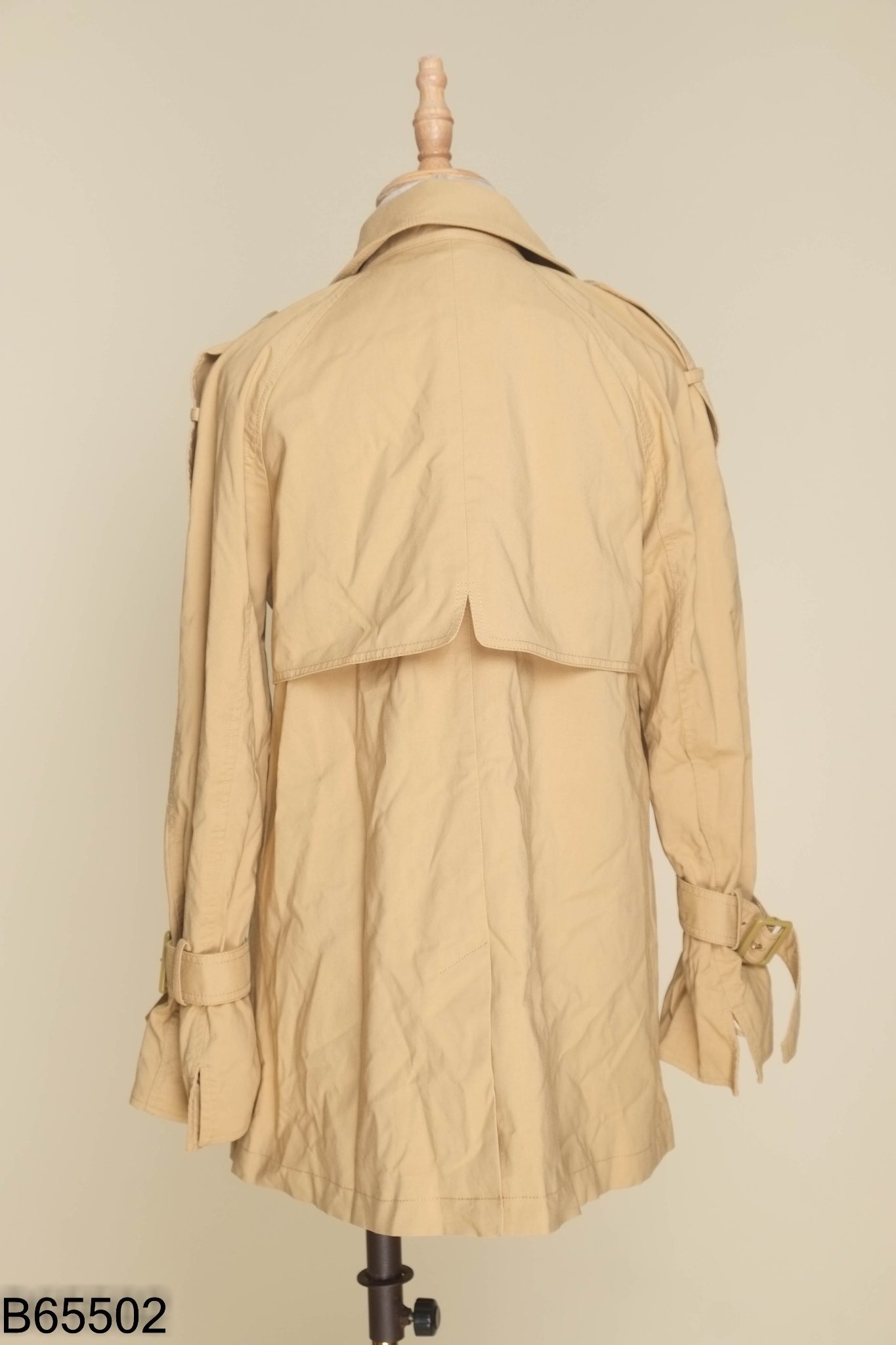 Áo khoác nâu cổ vest