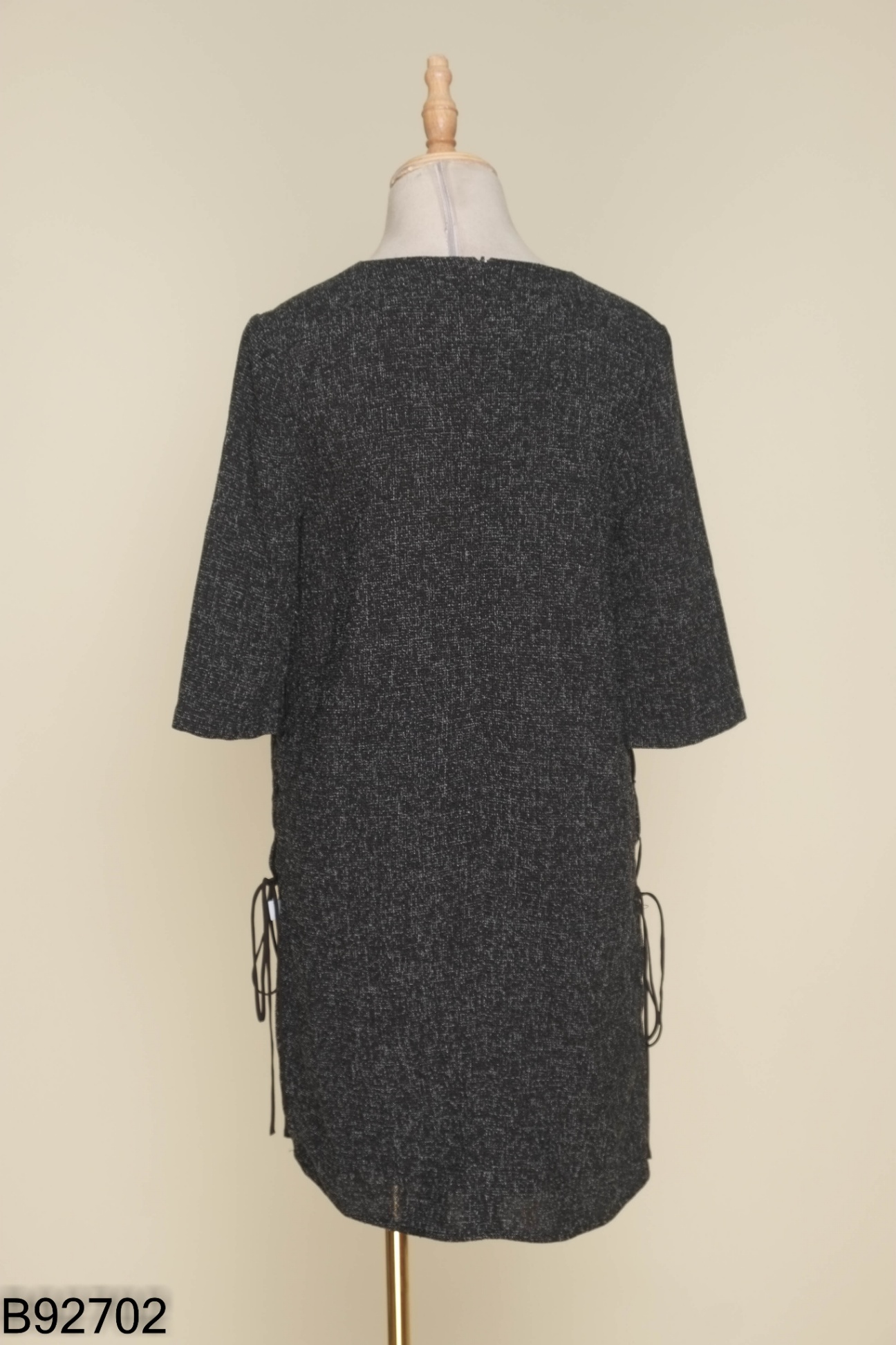 Váy dạ D.CHIC đen suông vân trắng