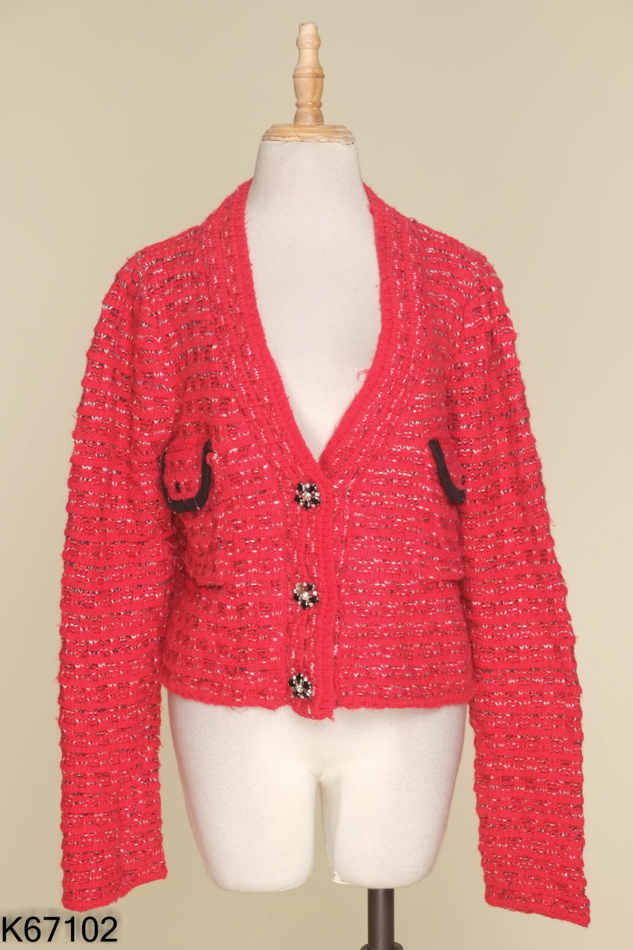 Áo cardigans len đỏ cổ tim