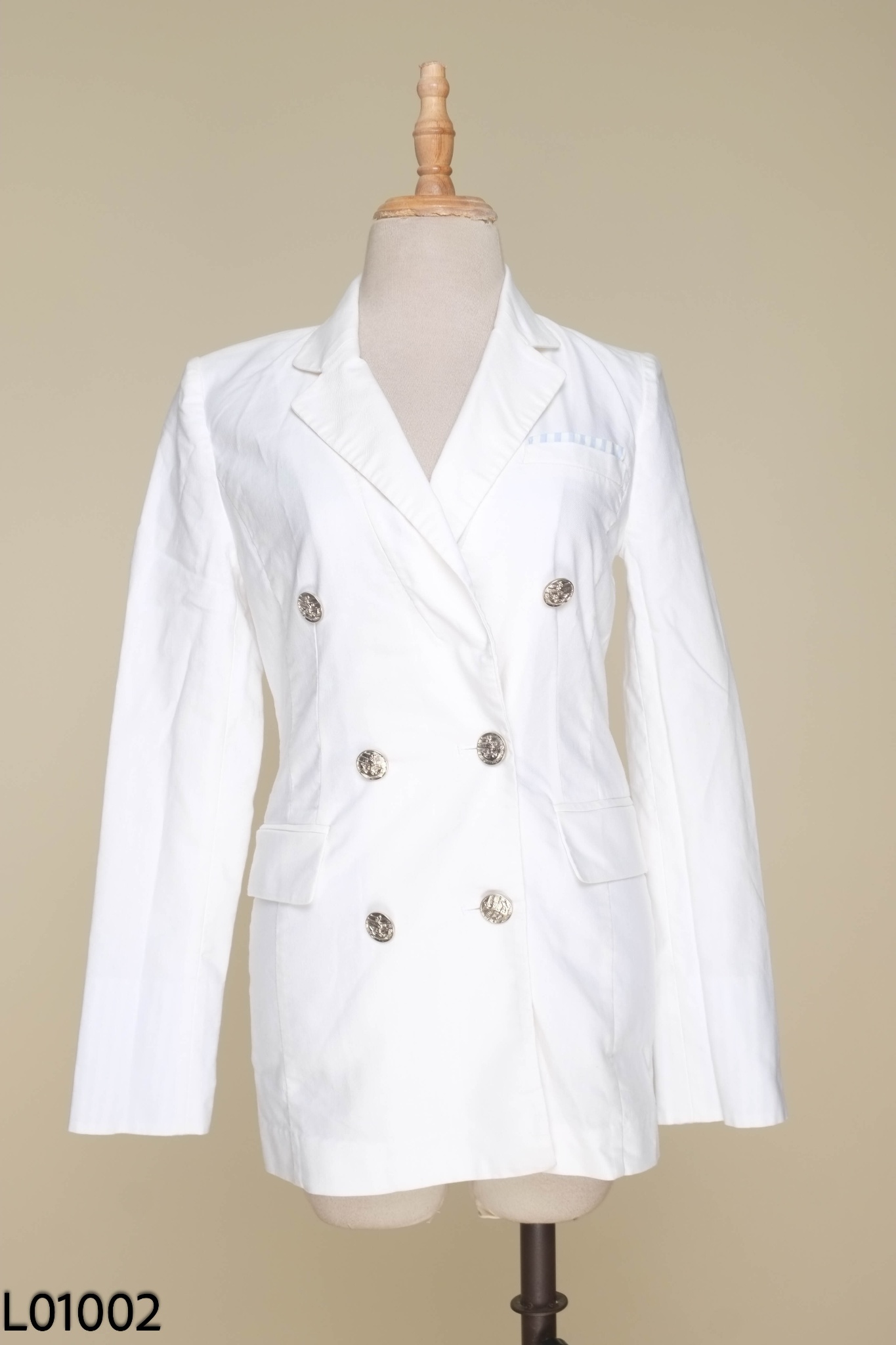 Áo vest trắng MIXXO cúc bạc