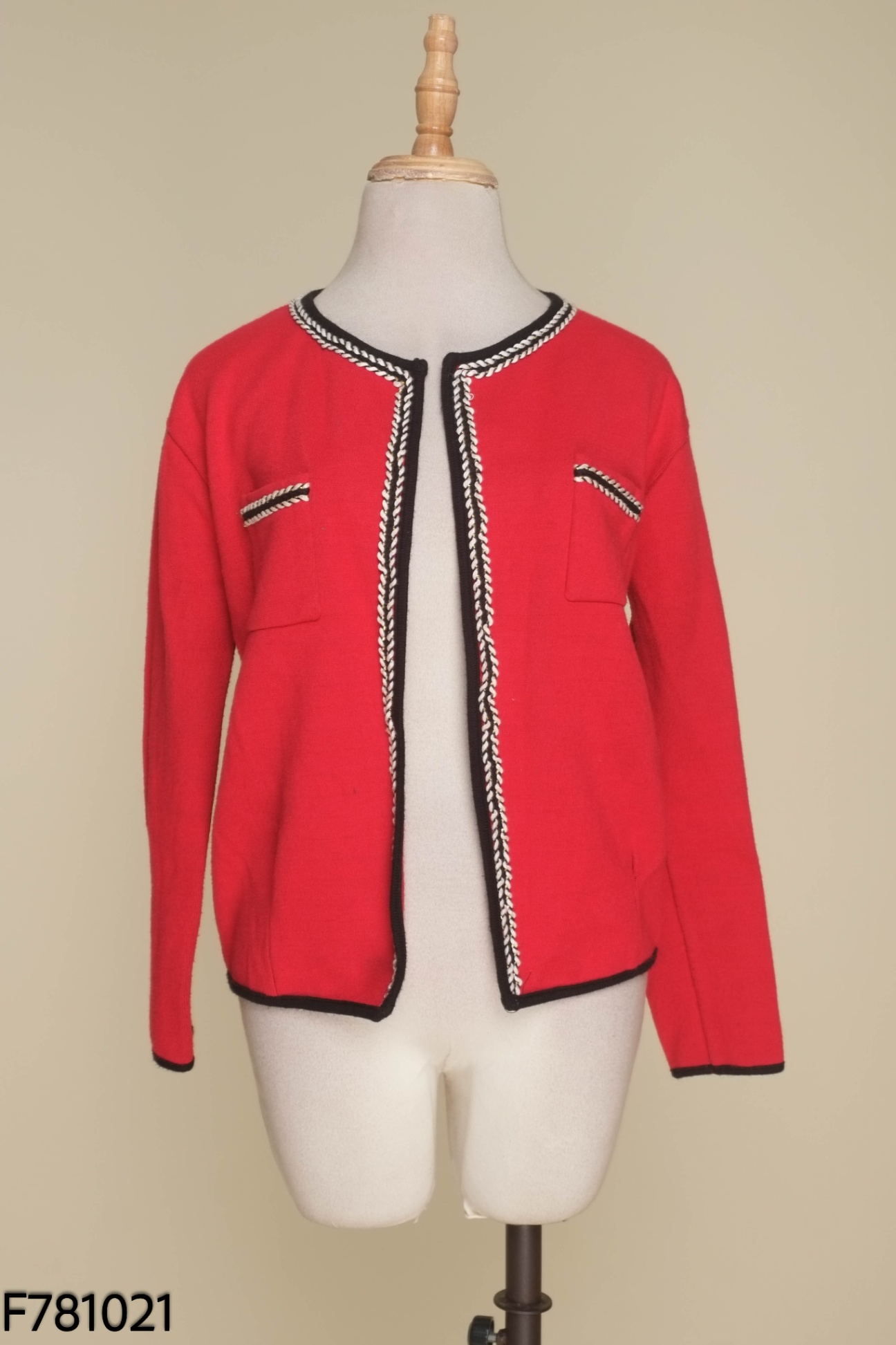 Áo cardigan len đỏ phối viền đen