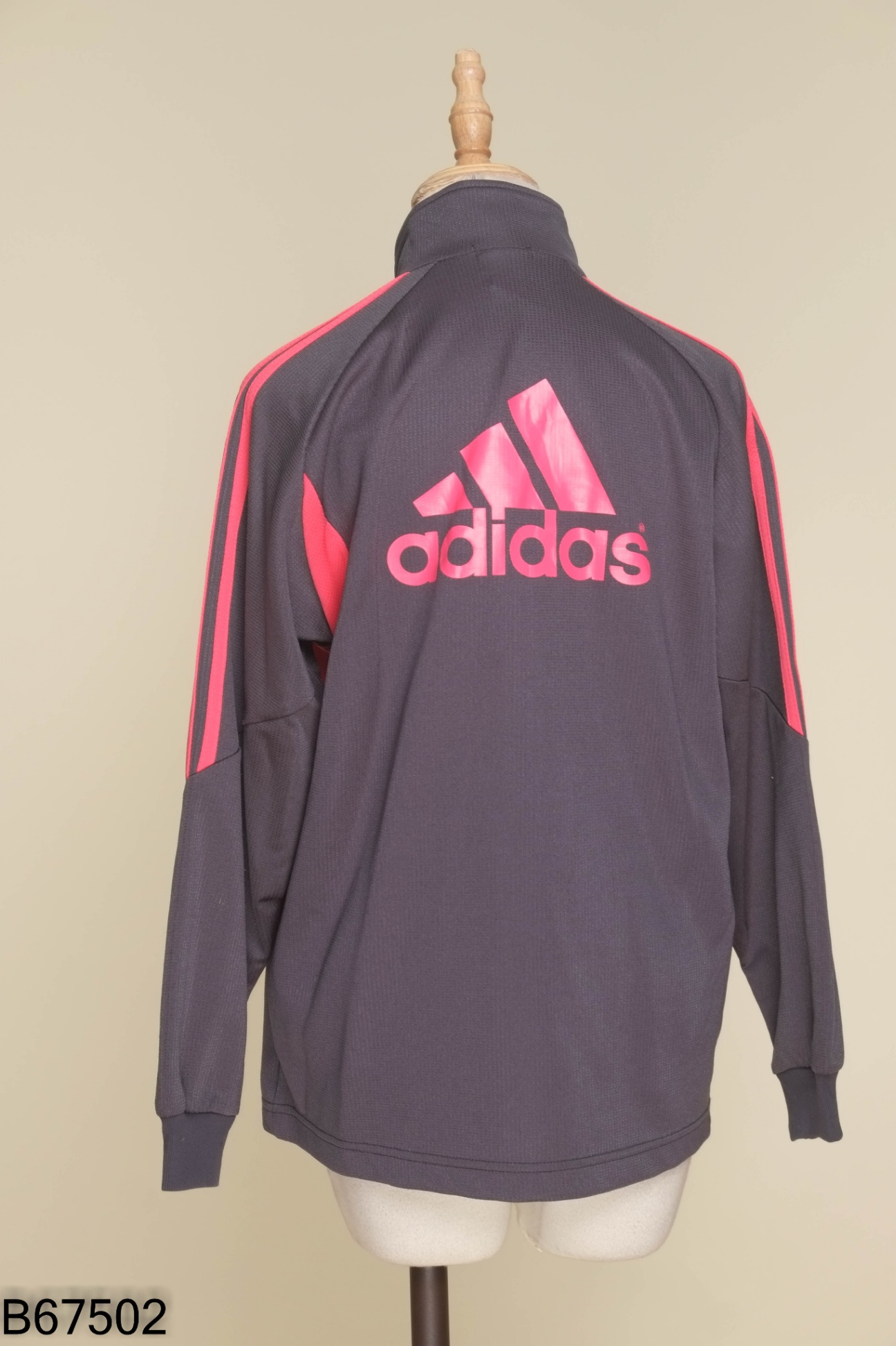 Áo ADIDAS xám in chữ hồng