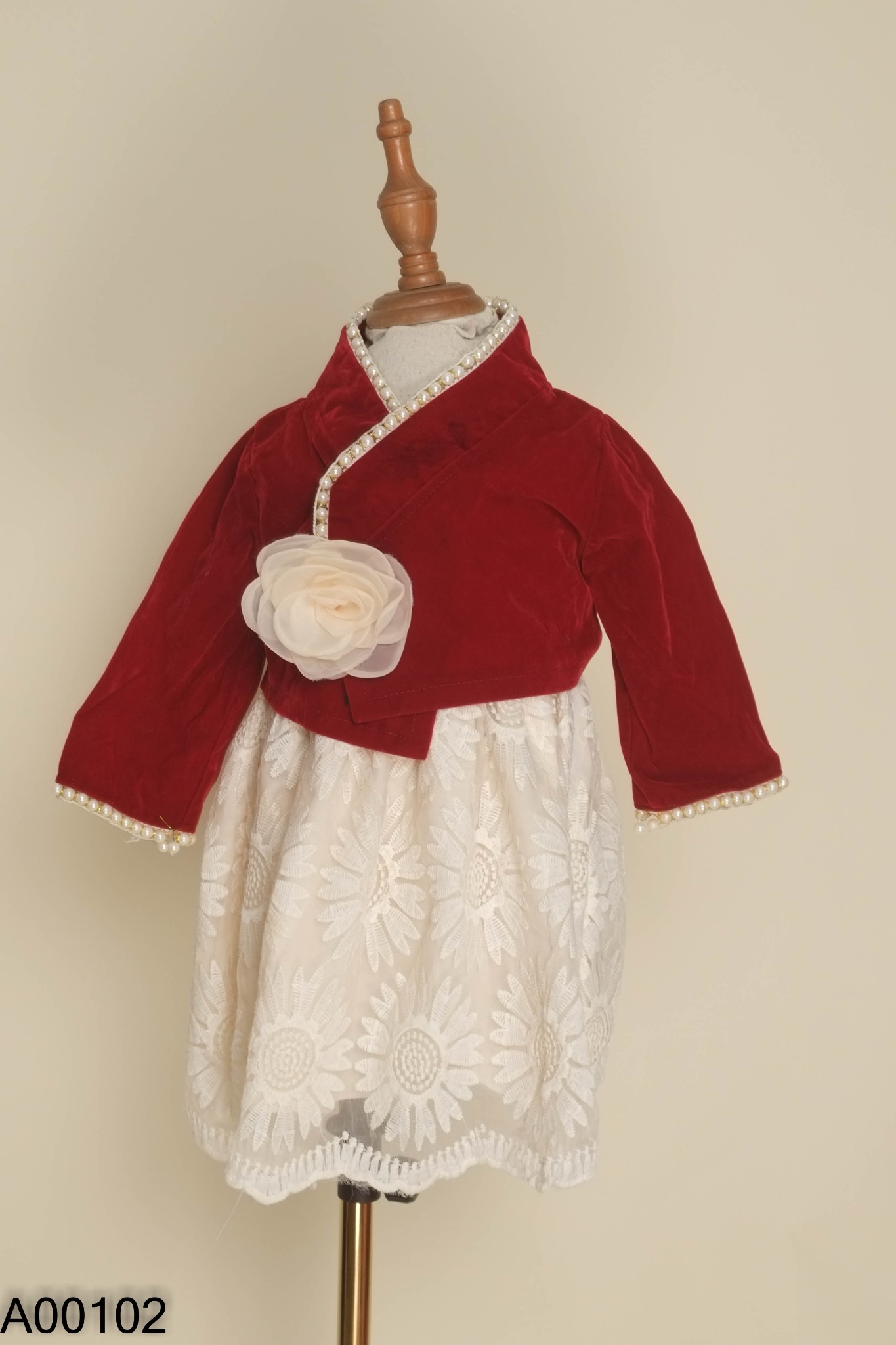Set váy kids be + áo khoác nhung đỏ