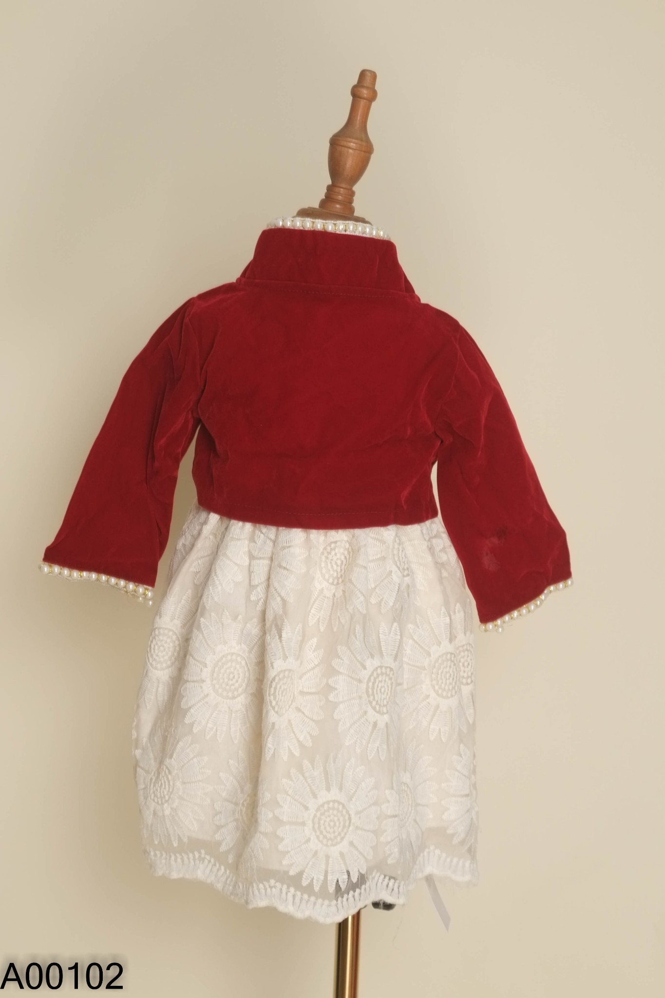Set váy kids be + áo khoác nhung đỏ
