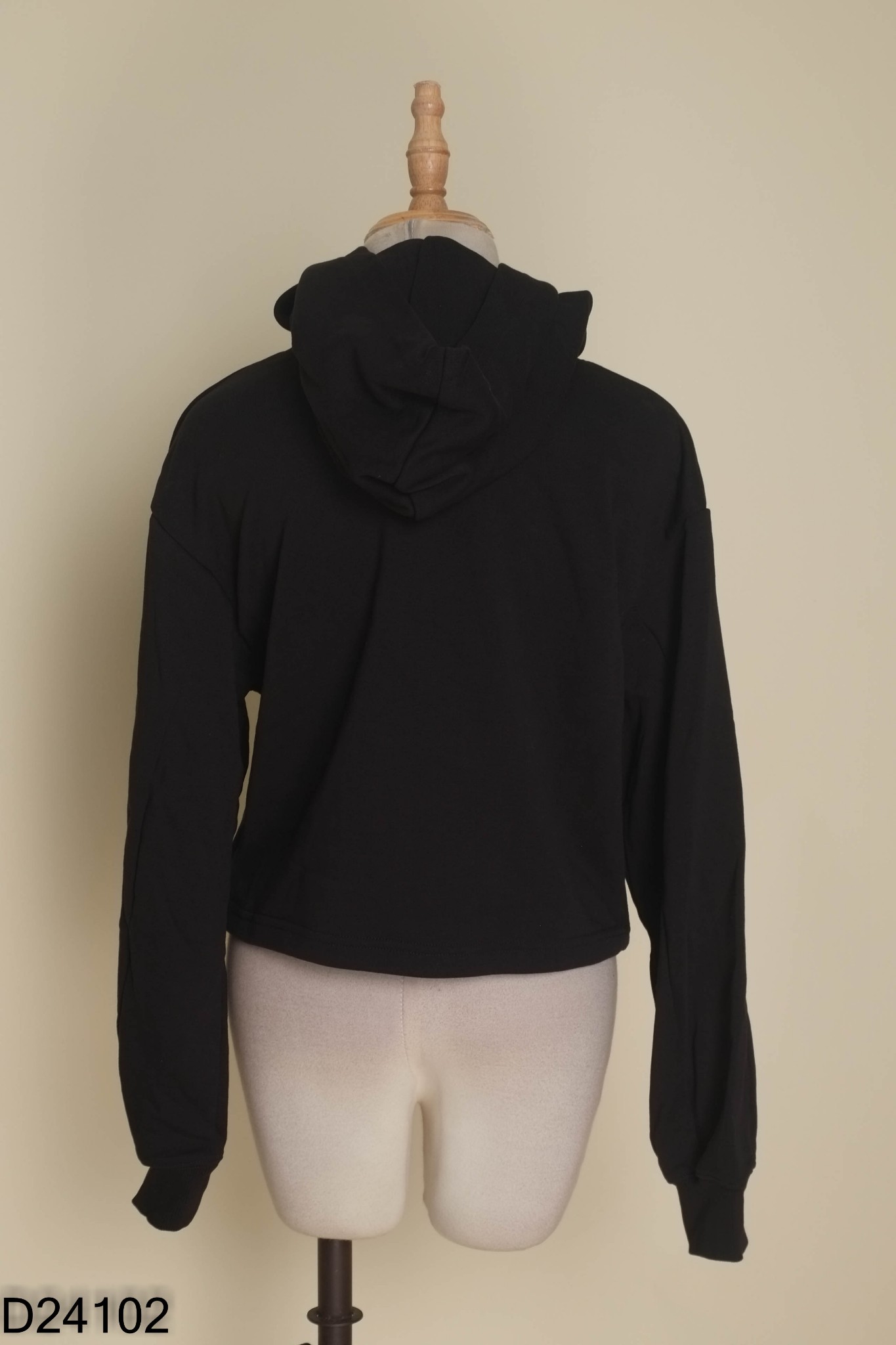 Áo hoodie GU đen chữ trắng