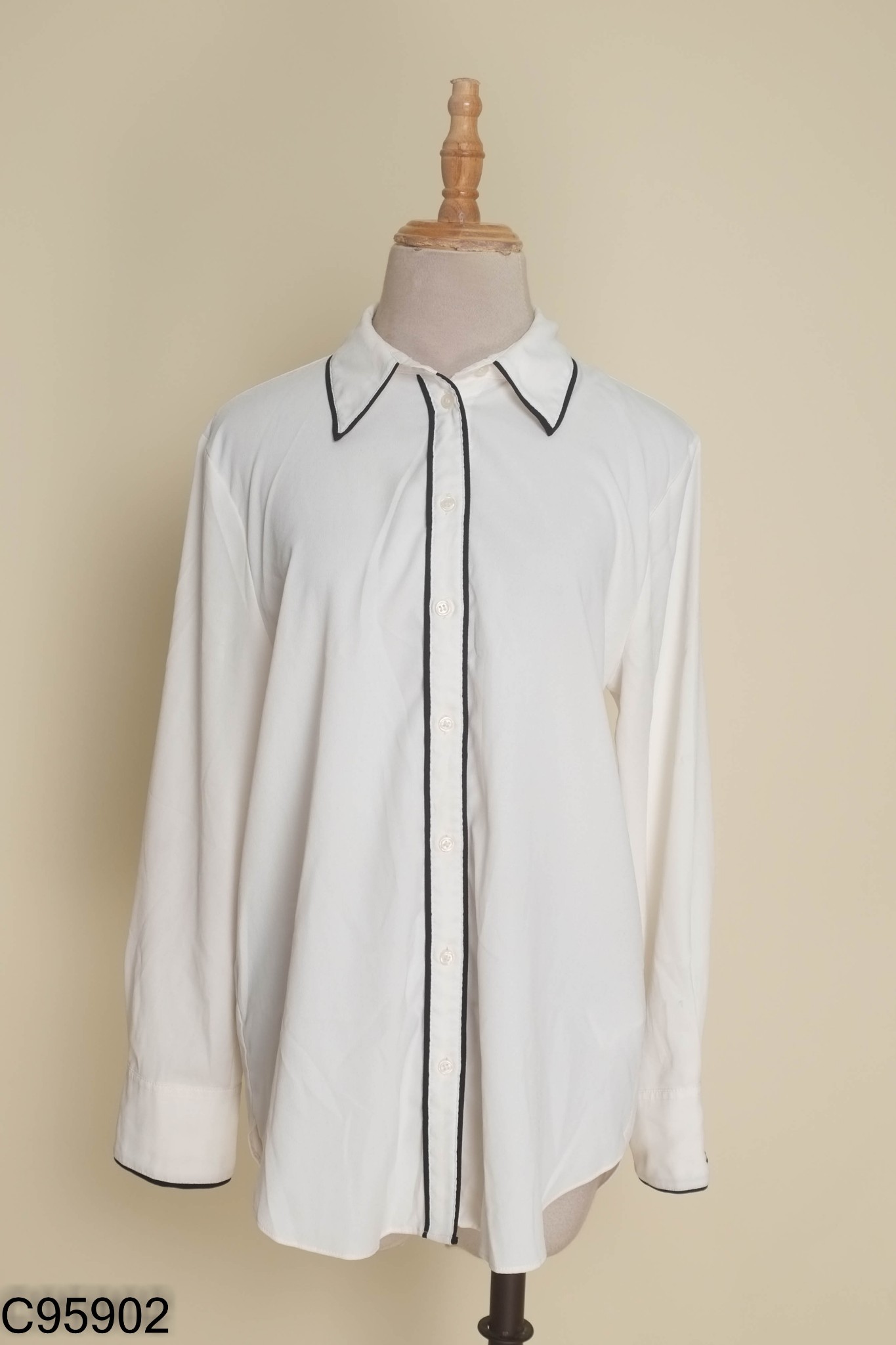 Áo sơ mi H&M trắng viền đen