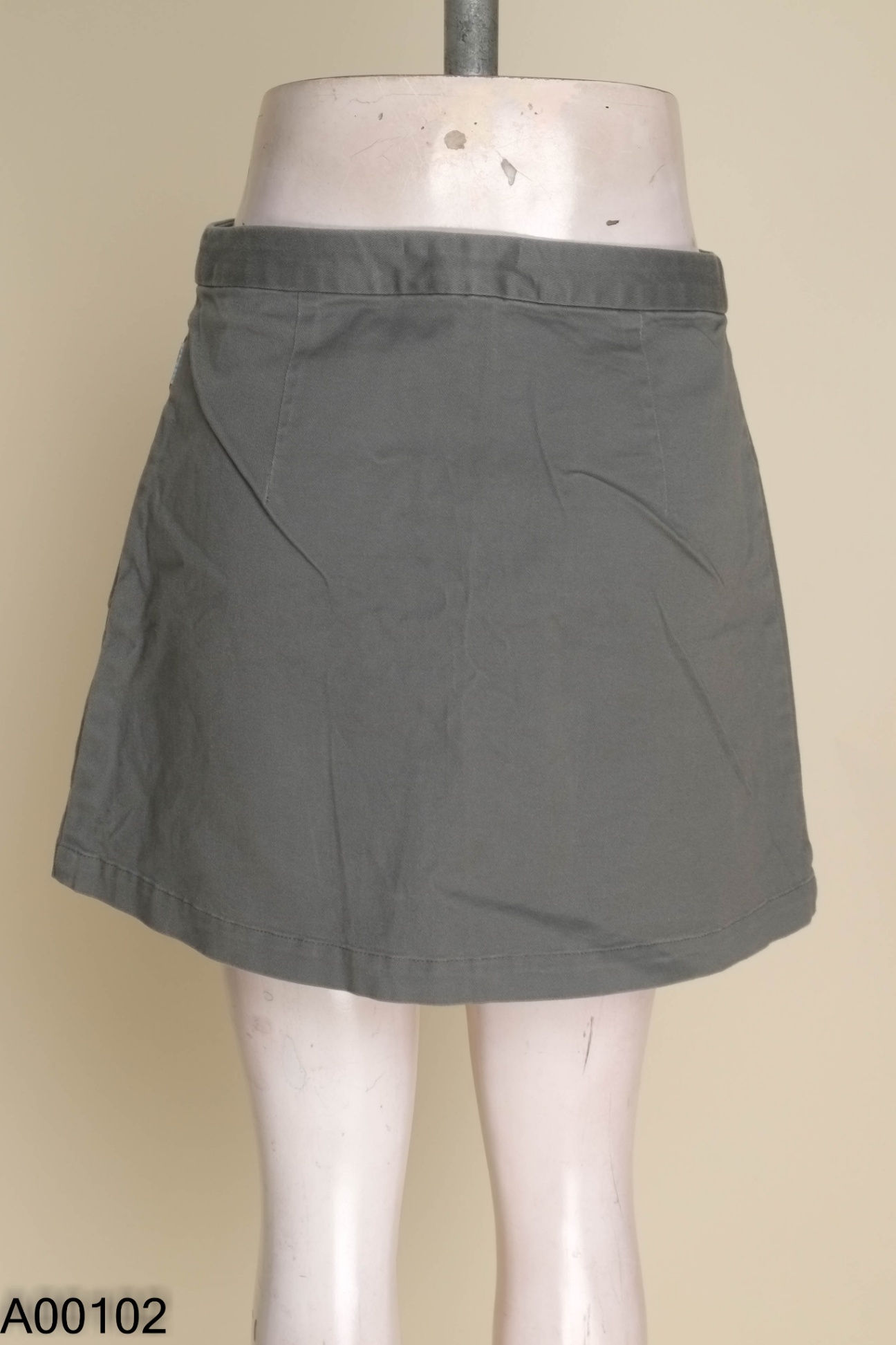 Chân váy 92wear xám khóa trước
