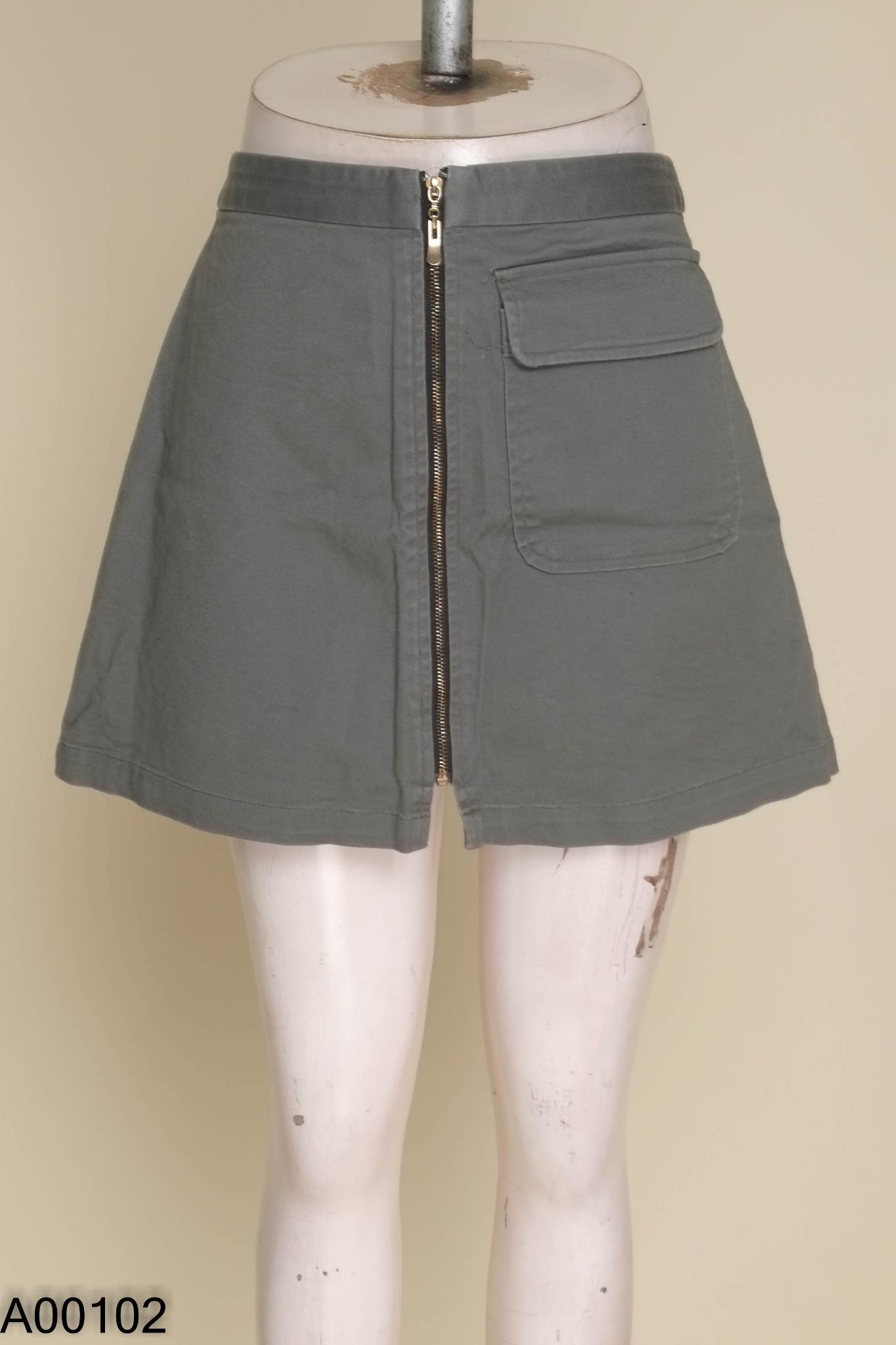 Chân váy 92wear xám khóa trước