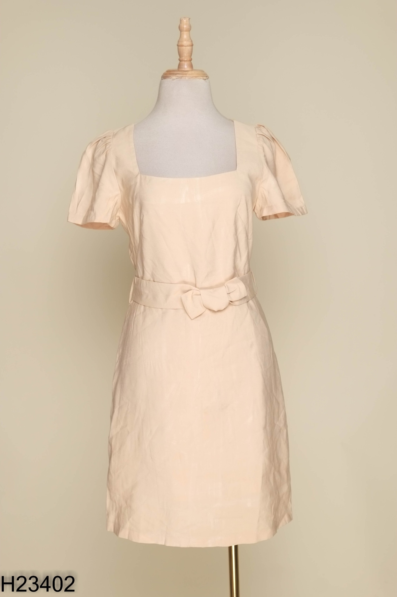 Váy ADORE DRESS be cổ vuông